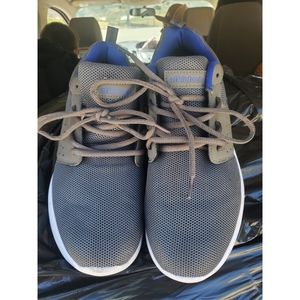 Men's Size 11 Athletic Shoes